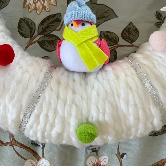 Target Winter Birds White Yarn Wreath - Picture 3 of 5